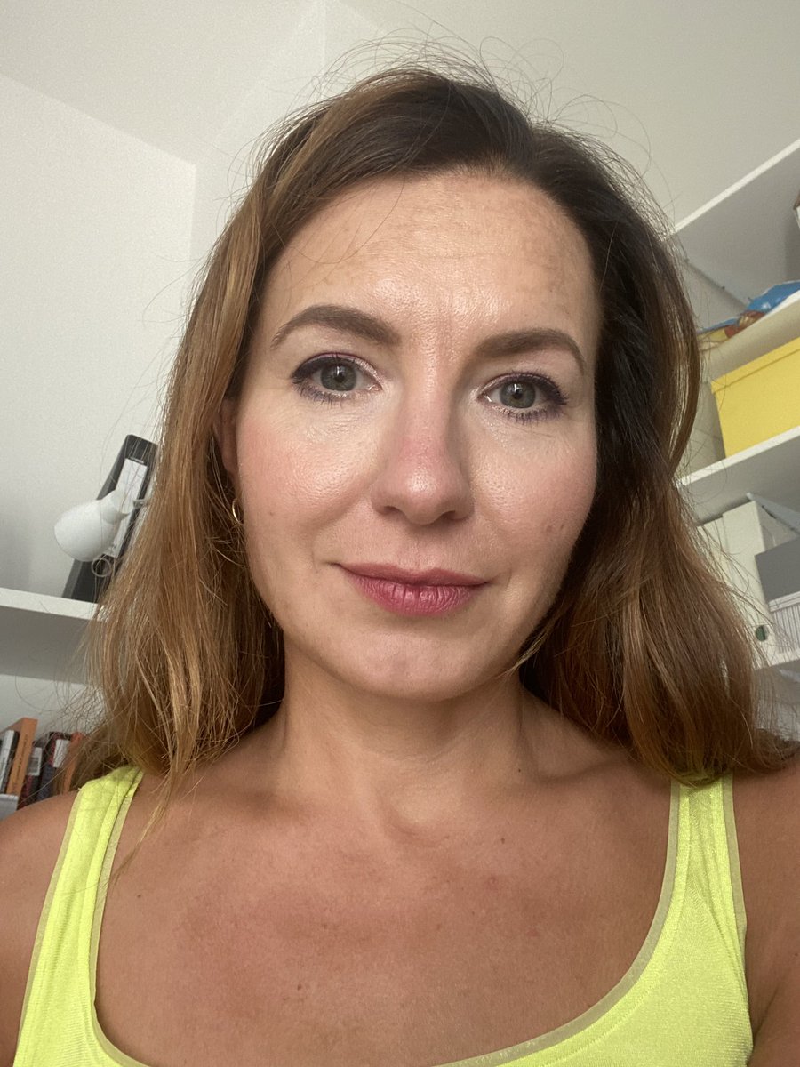 ritalichter's tweet image. Лицо человека, который провёл всю субботу на воркшопе #ispring по разработке обучающих курсов. Надеюсь, видно, как из соломы в голове торчат иголки: