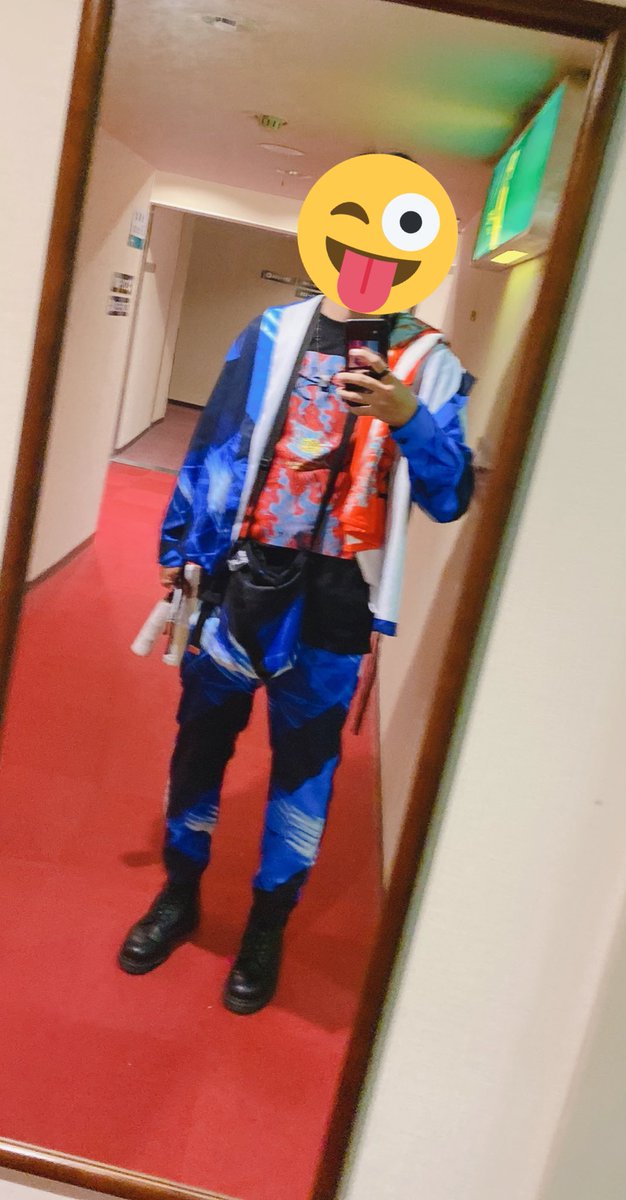 BESTYshige's tweet photo. L/Hのセットアップ全然見かけなかった…恥ずかしかった…今後もライブやフェスはこれ着ていきます😎
会場にいたこんな感じのやつ多分僕です😳
ライブ最高に楽しかったです!!
新潟のご飯も美味しくて、これだけ大きく成長することができました!!
#超八面六臂
#FLYEARS
#SKYHI #新潟 https://t.co/m0beRcVkQS