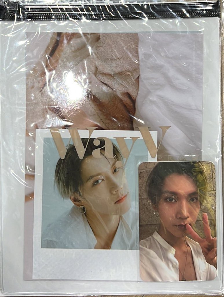 eric_saranghae's tweet photo. 2021 wayV 텐 시즌그리팅포토팩 양도해요

미개봉 운미포 1.1 ‼️ 원가에 양도해요 ‼️

급처라 즉입만받을게요 즉입안되시는분 디엠❌

‼️ 미개봉입니다 ‼️
포카⭕️ 

텐포카 텐양도 텐시그 텐시그포토팩 wayV시그포토팩 텐시그특전 텐포토팩 https://t.co/swpcsvPwMG
