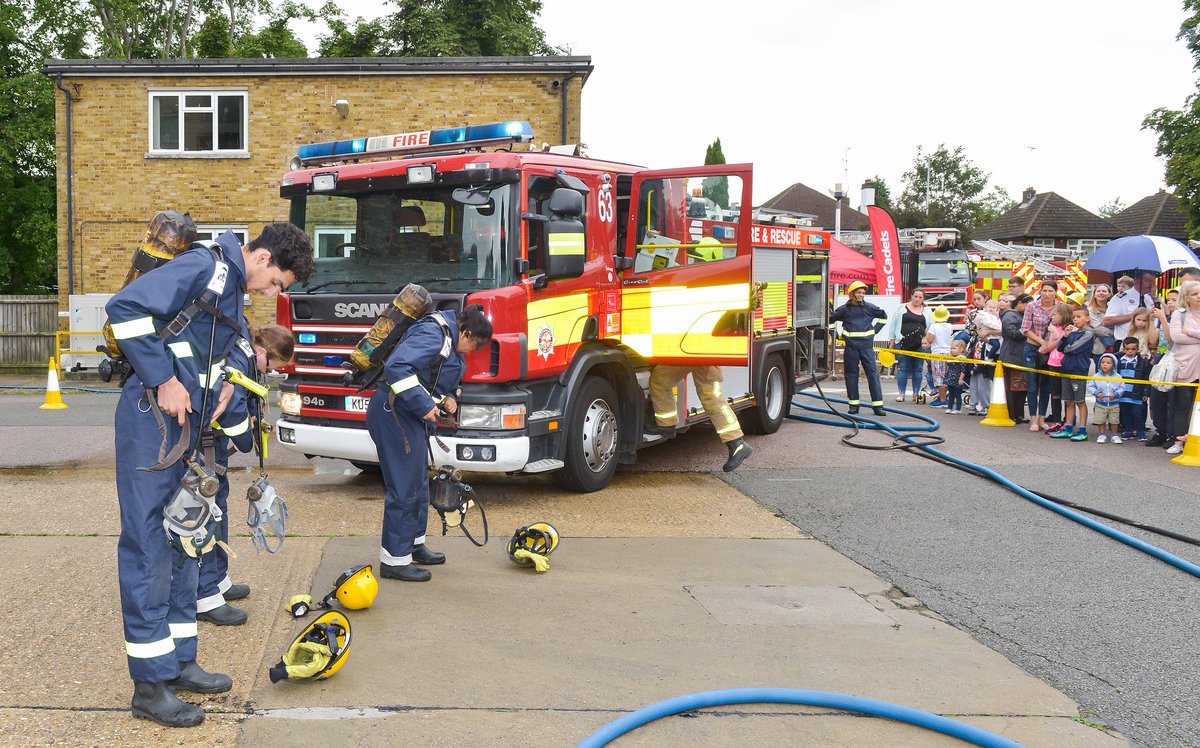 BedsFire's tweet photo. #Luton Fire Station Open Day Today 🚒
🕛 12pm -3pm 

👨‍🚒 Meet the Firefighters
🚒 Live Demonstrations
🧯 Home Fire Safety Advice
🍔Food and Refreshments
🎟 Raffle Prizes

They will be raising money for The Fire Fighters Charity and Keech Hospice Care.

#Bedfordshire https://t.co/iMSNCHs2LB