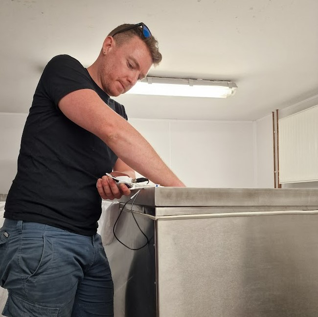 purebooch's tweet photo. Did you know that there is someone in our Boochey every day, checking our SCOBY and providing it with everything it needs to do it's magic. For us respecting the traditional craft of brewing kombucha is essential to a good quality booch.

#kombucha #guthealth #softdrinks https://t.co/5Xe6O0B85A
