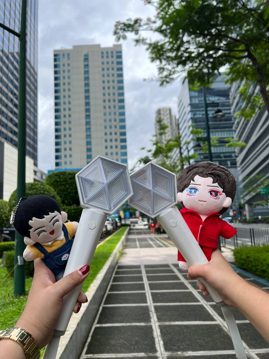 21hulyaa27's tweet photo. L-1485 🎂🎂🎂
#HappyEXOLDay
#EXOLoveTurns8
#8finityWithEXOLove
#EXO #엑소 @weareoneEXO
@brattyjhenzy officially engaged to EXO 🥺😅😍😘
love you mamsh thank you so much 😘😘😘
#HowHaveILovedEXO https://t.co/Zew2AyU28g
