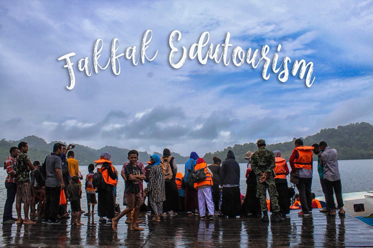 FakfakMengajar's tweet photo. Bila ada yang ingin bergabung bersama kami mari daftar kan diri anda menjadi relawan pendidikan bersama Komunitas Fakfak Mengajar.

Pendaftaran silahkan klik link berikut ini https://t.co/jFS78BLsom https://t.co/BNZ5H5b0Zk