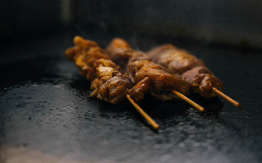 Carnicasmulas's tweet photo. Lo bueno si es con nuestros productos, doblemente bueno 👌. Nuestros #pinchos #morunos son el complemento perfecto para tu #parrillada y triunfar así con tus invitados 🔥🍢 https://t.co/FRfE4Pngls https://t.co/h2LekR9MDL