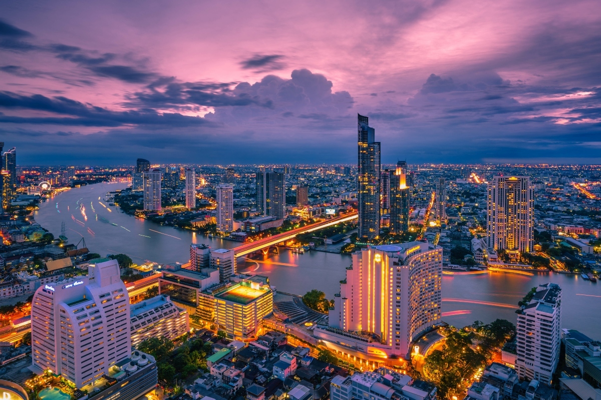 SmartCitiesW's tweet photo. BANGKOK: All the smart city news and case studies on how City of #Bangkok is progressing towards #SmartCity status.  Covering #5G #Sustainbility #Sharedmobility #AI #MaaS #MicroMobility #EV #ElectricVehicles #DigitalPark #IoT #Congestion #AirQuality  https://t.co/itflgiIqvV https://t.co/h8Z8ROdZ5k