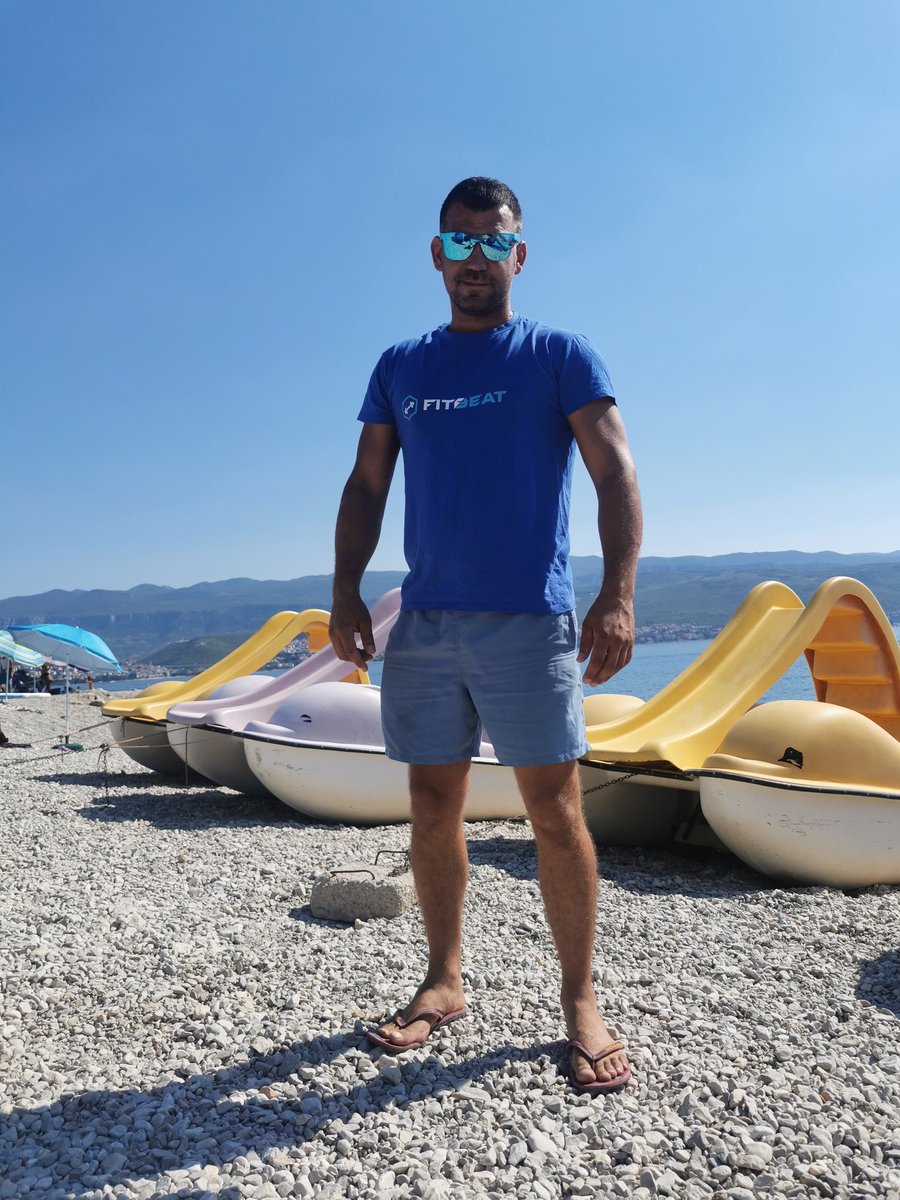 pucdejan's tweet photo. @FitBeat_io everywhere 💪💪💪 location: Croatia, Krk https://t.co/ECQjeNSbvg