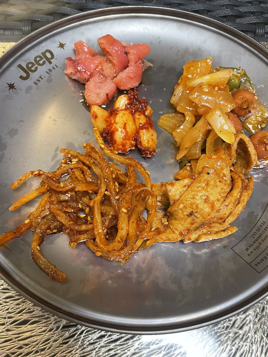 tskootskoo's tweet photo. #구부장밥상 #具部長の食事  #具部长的饭菜
#집밥  #홈캠핑 #メスティン料理  #반합밥
#철판구이  #鉄板焼き  #TD 
#부산  #釜山  #BUSAN  #대연동 

#자유로운 
#영혼
#구부장 
#自由的灵魂
#라면
#ラーメン 
#라면매니아
#ラーメンマニア 
#골프
#백돌이
#호텔
#선물
#여행 https://t.co/0zYJrZIqlg