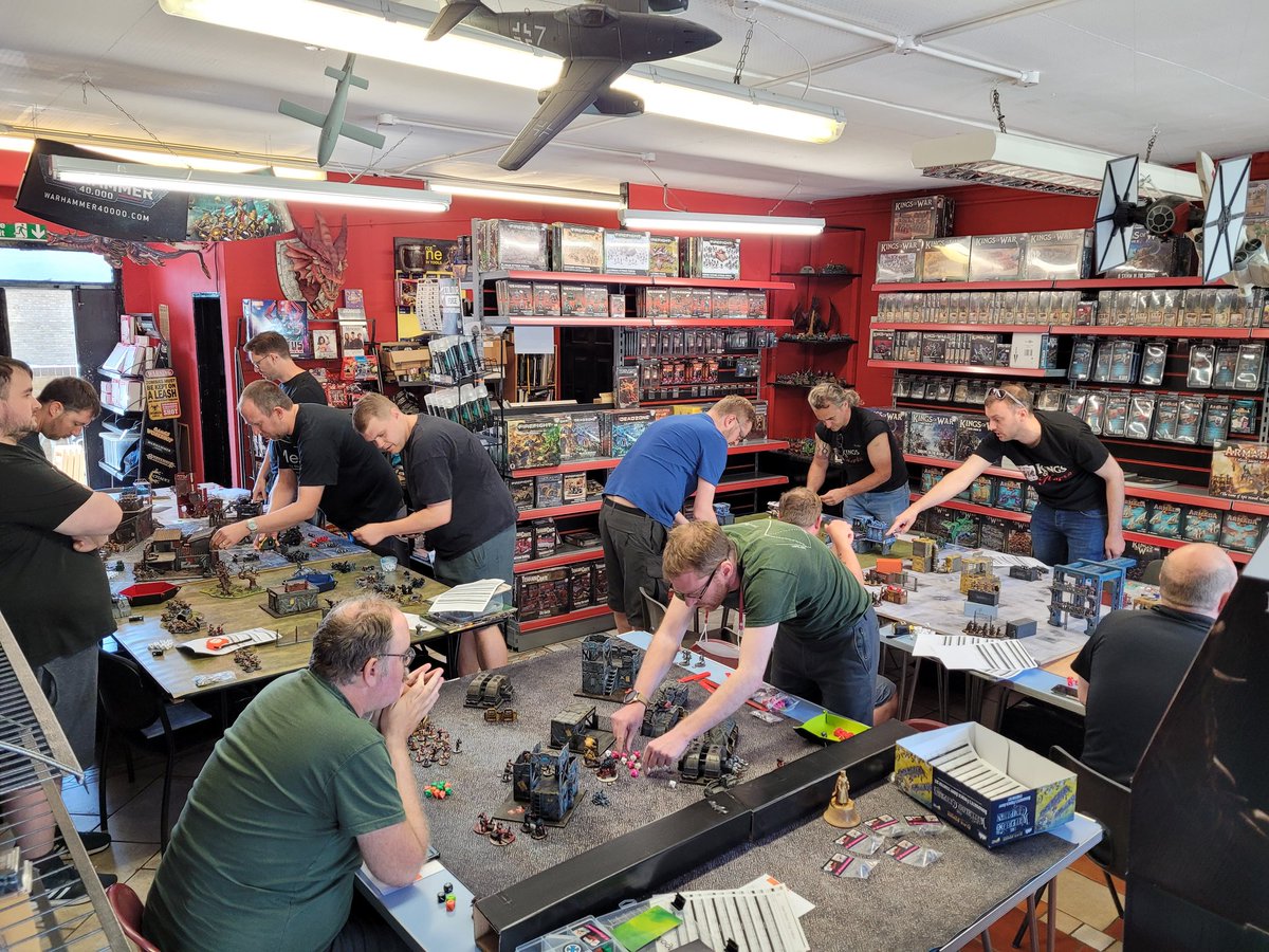 thepitgameshop's tweet photo. Today we host our good friends Kings of Herts Firefight Tournament Battle for Magnetar!
#thepitgamingshop #thepitcrew #thepitworldtour2022 #flgs #borehamwood #flyingthemanticflag #mantic #manticpit #firefighttournament #firefight #firefightislife #magnetar #kingsofherts https://t.co/KmXAKdZX5M