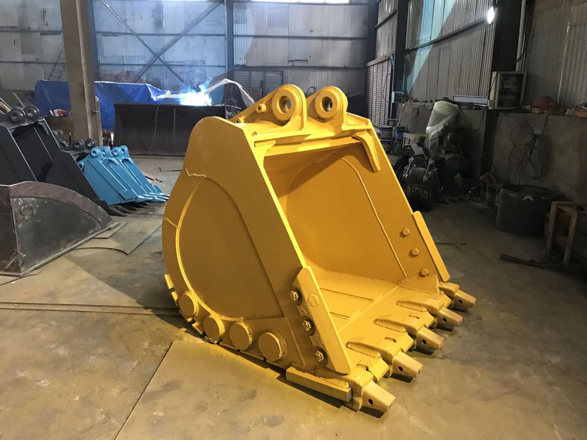 alex69649500's tweet photo. CAT329D Excavator bucket
#Caterpillar #Caterpillarexcavator #komatsu #hitachi #CAT329
#Hitachimachinery #dozer #digger #diggers
#Excavatorbucket #Excavator #mining #earthmovingequipment
#earthmoving #bigmachinery #miningequipment
#heavyequipment #grabbucket #diggerbuckets https://t.co/7O8lkaV7nh