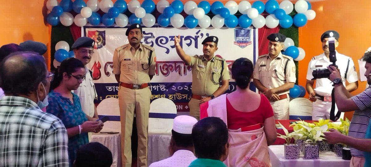 dcpnorthhcp's tweet photo. Toady Participated in #BloodDonation #HealthCheckup camp for "Sharddha Members " and also handed over Some Missing Mobiles under #ChatterjeehatPS . Ld CP HPC was also present during program. https://t.co/44wLiKuieQ