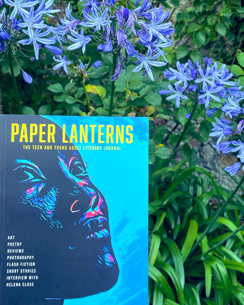 Thanks so much to everyone who attended @Paper__Lanterns launch for Issue 9 @MoLI_Museum —such a great evening!

I was lucky enough to help select the submissions for this issue, alongside all the amazing Paper Lanterns team  @amy_os1, @MaggieMasterso1 and @apearlclutcher✨✨✨