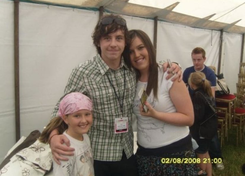 megangracemua's tweet photo. I hear it’s #19YEARSOFMCFLY - how about this for a throwback! @itsDannyJones @TomFletcher @mcflyharry @DougiePoynter https://t.co/czN4spjs49
