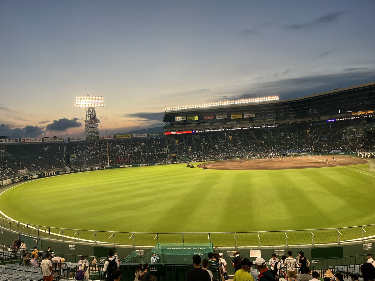 hassi_013's tweet photo. ロッキン行けなかったから甲子園行った https://t.co/ealGOrwpFs