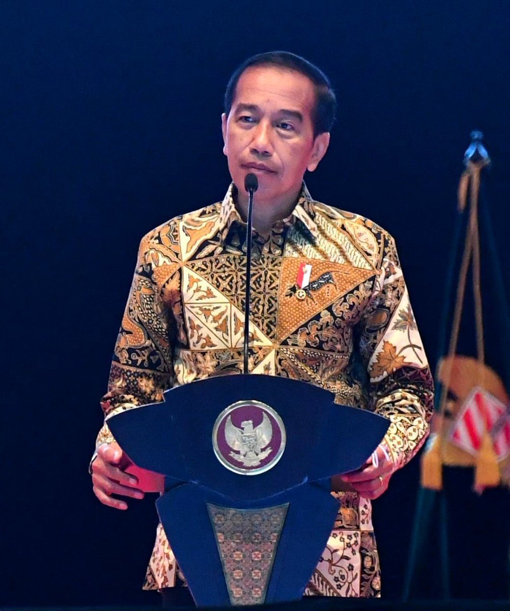 Nyali President Jokowi sdh teruji/ tidak diragukan lagi.. Berbagai permasalahan bangsa yg komoleks dan tekanan dr dlm/LN beliau sll siap untuk menghadapi jika itu demi NKRI.. Druun..jangankan ancaman Dr kalian..sdgkan ancaman dr phk asing bagi Jokowi 'Siapa Takut??? 😜😀😆