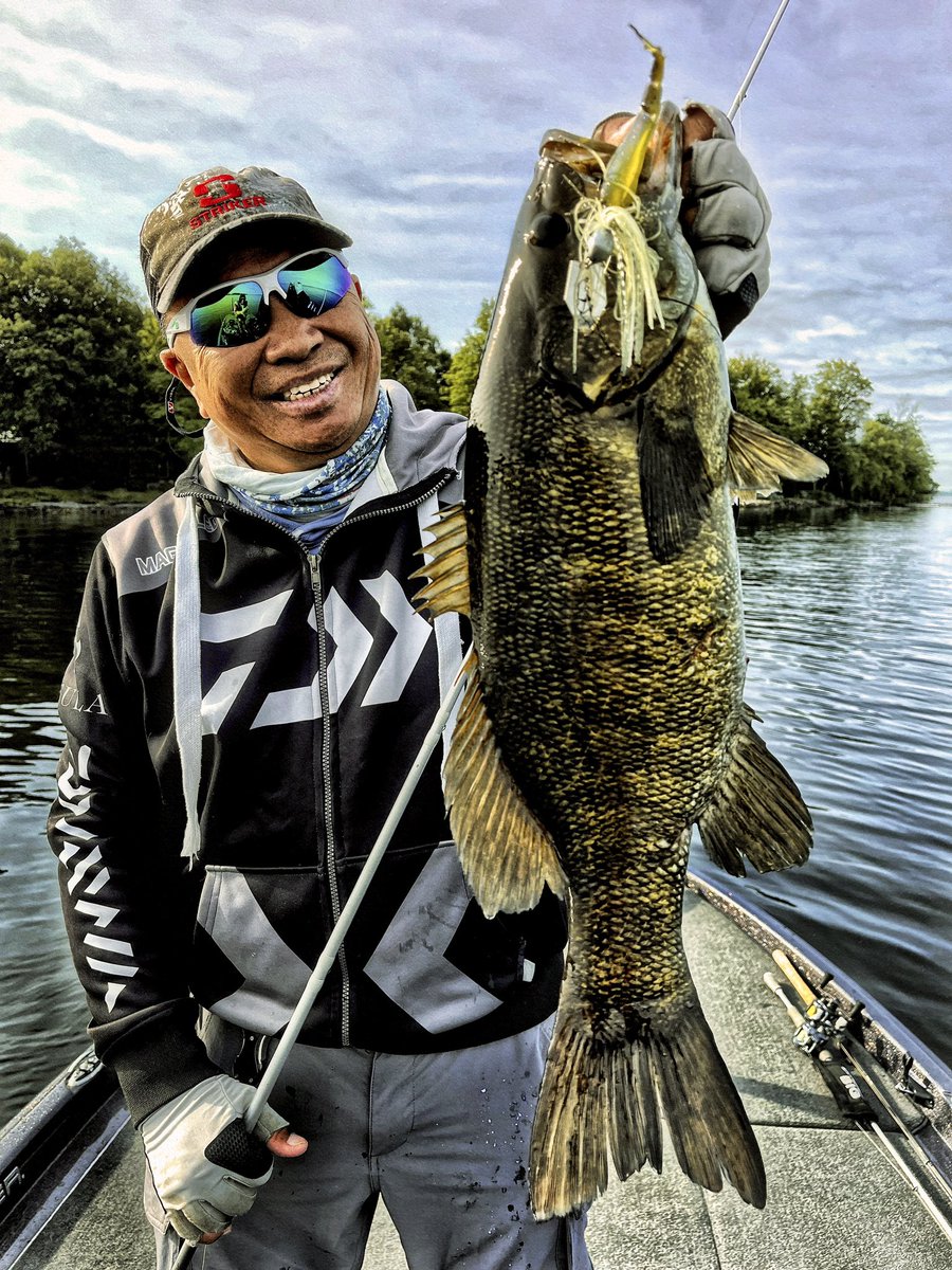 FishHardDave's tweet photo. This long lean girl couldn’t resist the @zmanfishingproducts JackHammer RaZorShadZ package! She anchored our winning bag on Tri-Lakes! #StrikerBrands #ZManFishing #Sunline#VigorEyewear #DaiwaCanada #SkeeterBoats  #SmallmouthNation #ThePowerGarage https://t.co/YqLmTcpqs9