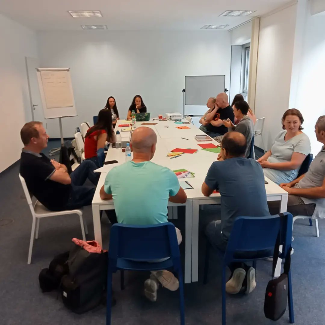 ceipelpuche's tweet photo. 🇪🇺🇪🇺We DON'T STOP ,even in Summer!Nuestros #Maltateam #Helsinkiteam y #Berlinteam han estado formándose durante toda esta semana sobre distintos aspectos 
metodológicos.Las mismas se han llevado a cabo gracias al programa europeo #ErasmusPlus #erasmuspuche #erasmuska121 @sepiegob https://t.co/QhNMU0Eezl