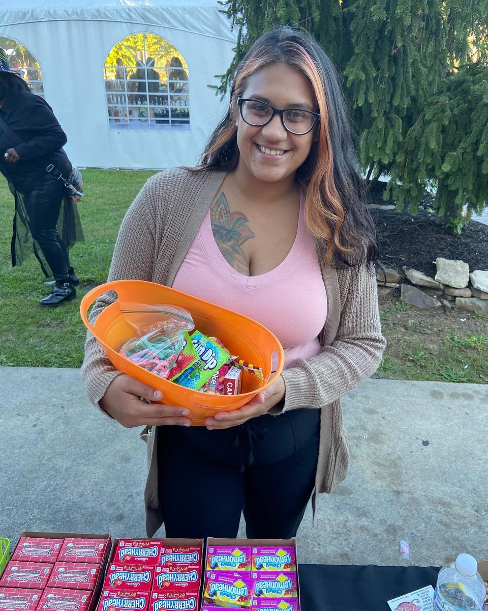 CokoMz's tweet photo. Coko Kandy Kart LLC  #cokokandy #cokokandykart #candylady #bosschic #mzcoko #newjersey #blackownedbusiness #blackexcellence #vendor #oldschoolcandy https://t.co/bw00Xexs7X
