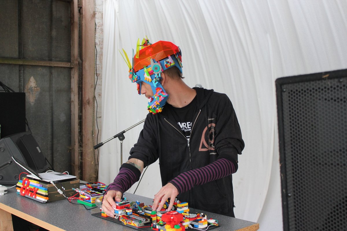 FlopineYeah's tweet photo. Lego gears and bangers from @EighthRikks  <3 
Photos by @cyanidedansen https://t.co/8w8b4IyT0z
