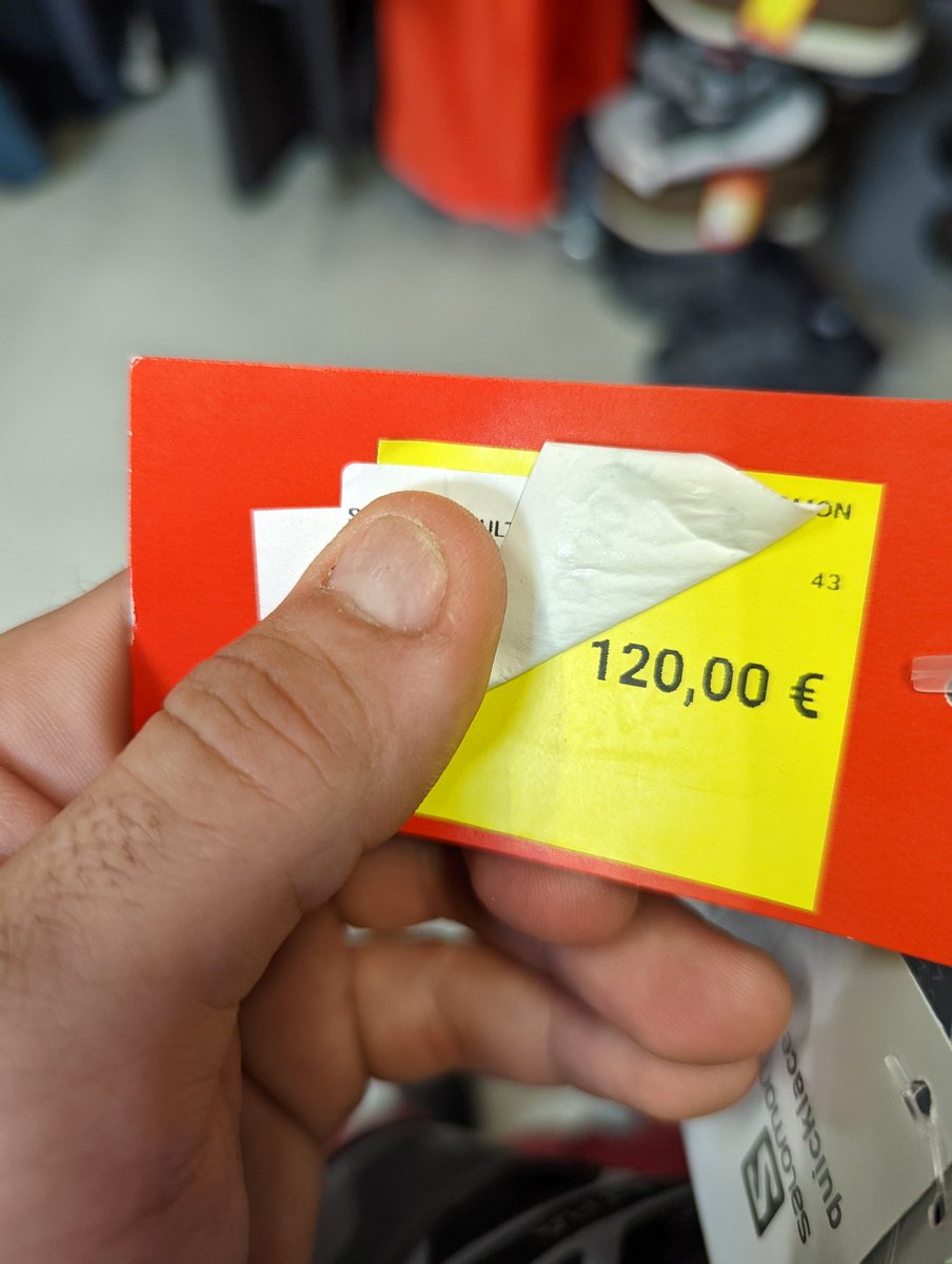 RedhawkFR's tweet photo. @Decathlon une explication ? https://t.co/ItfQgbJJSF