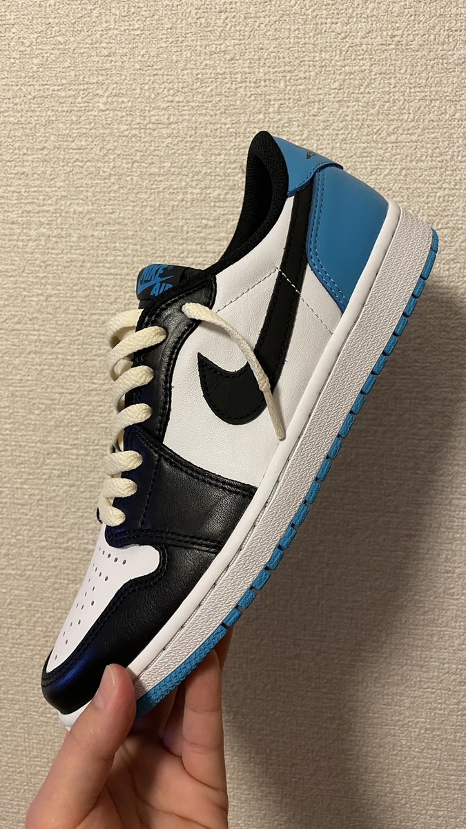 master_dnk's tweet photo. StussyのAIRMAXはオンラインで買った（まだ発送メールは来てない）
Teeと靴下は京都店で購入☻
14時入店でフーディー完売、コンバーチブルパンツがあったかどうかは覚えてない。
バケハは悩んで買わなかった。
そういえばベナッシも無かったな。

まだ8月始まったばかりだけど買いすぎ🤕 https://t.co/27OJJFLIJe