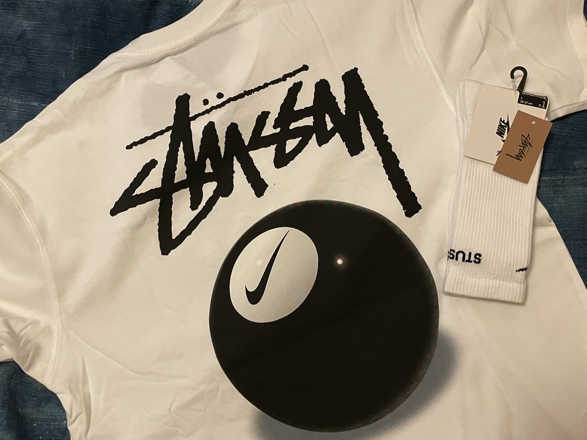 master_dnk's tweet photo. StussyのAIRMAXはオンラインで買った（まだ発送メールは来てない）
Teeと靴下は京都店で購入☻
14時入店でフーディー完売、コンバーチブルパンツがあったかどうかは覚えてない。
バケハは悩んで買わなかった。
そういえばベナッシも無かったな。

まだ8月始まったばかりだけど買いすぎ🤕 https://t.co/27OJJFLIJe