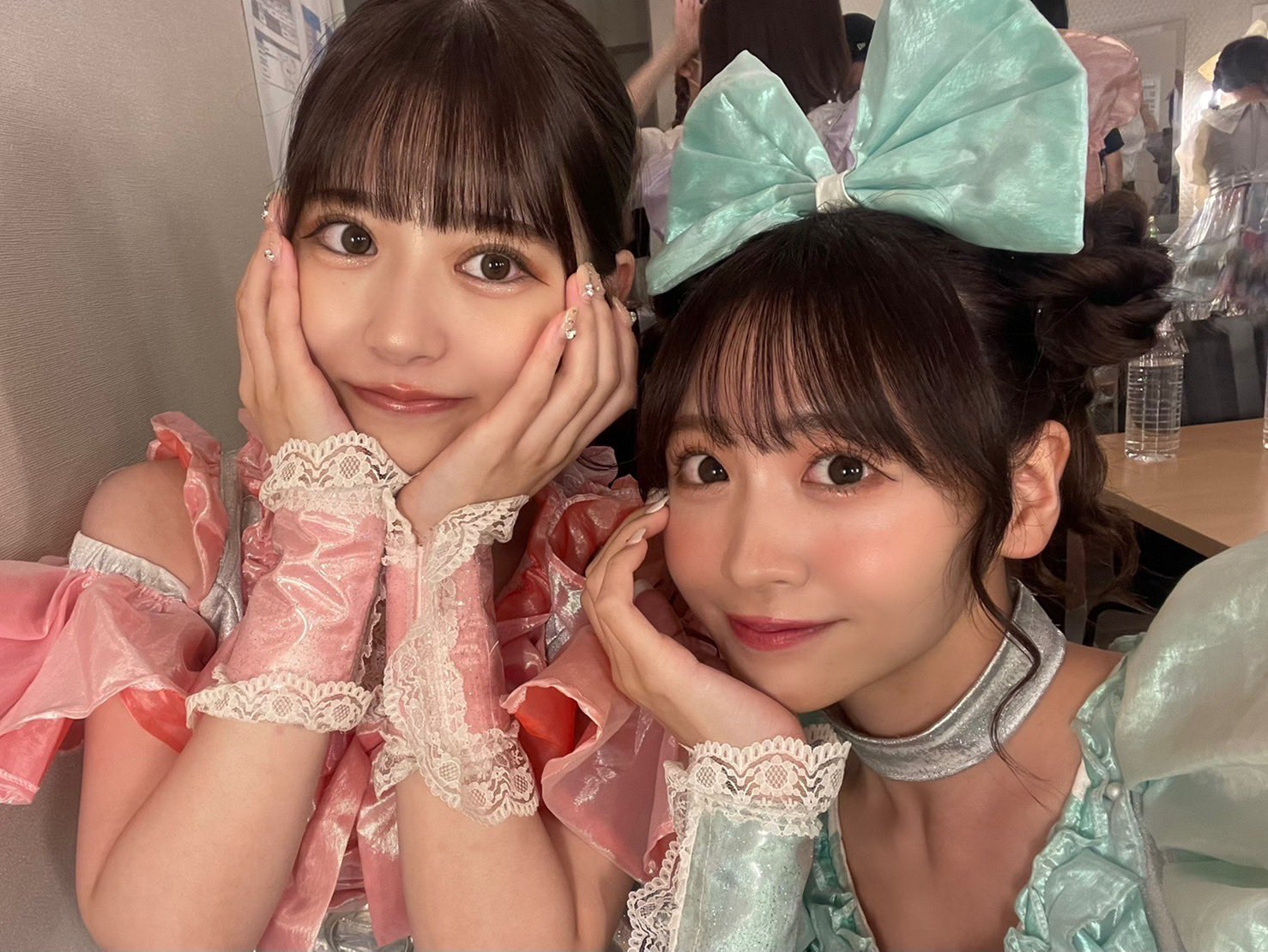 ま*ん様 ペアチェキ 月足天音 櫻井優衣 FRUITS ZIPPERで踊る櫻井優衣と月足天音 | TikTok