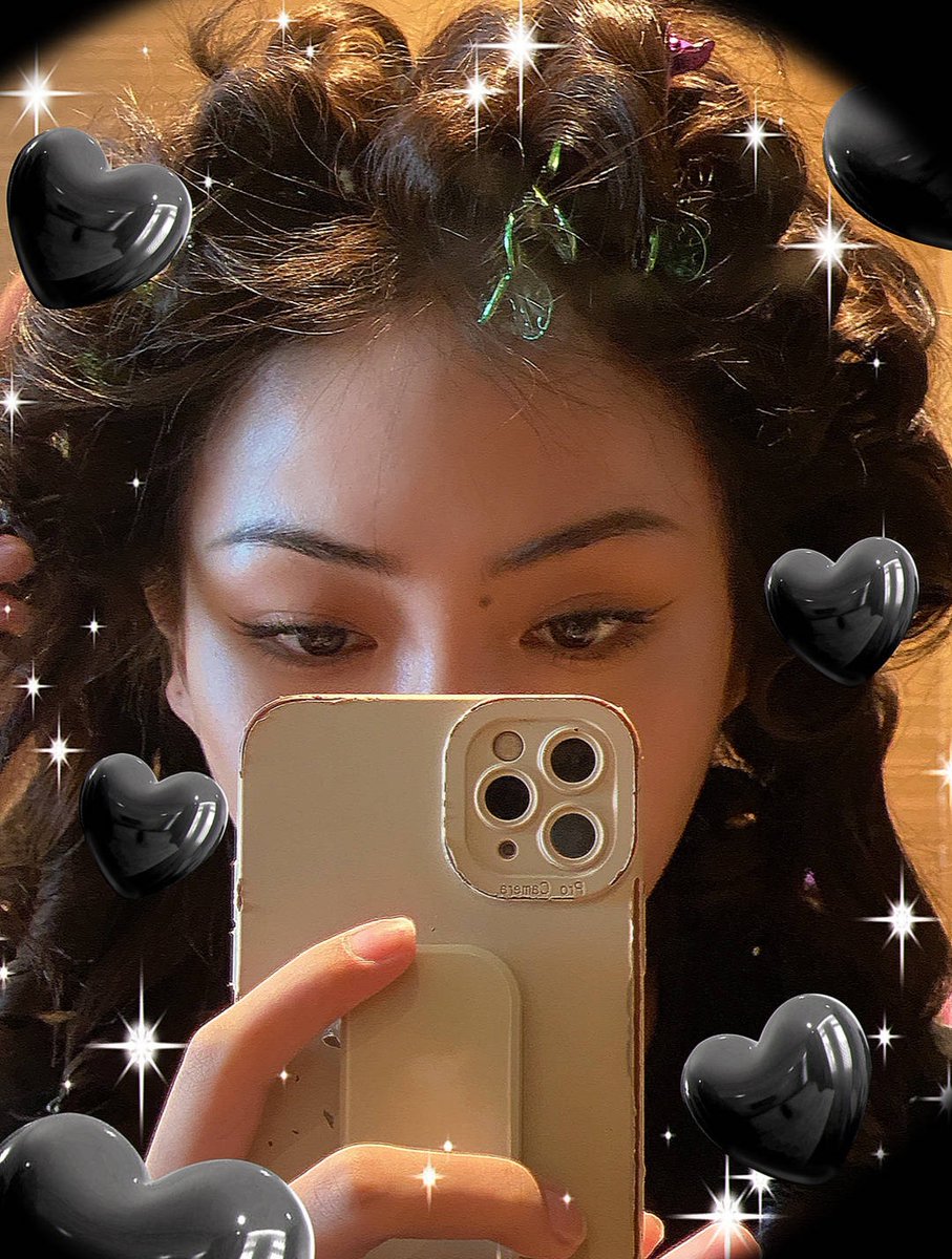 tigerxkyin's tweet photo. keyin posted a photo of her with this hairstyle already on her plog kskskssk #spoilerqueen https://t.co/CGumHu6smL