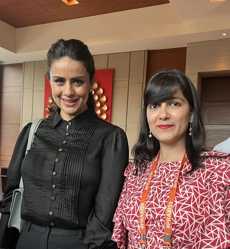 swatiguwalani's tweet image. And here’s a quick click with one person I respect for speaking her mind and breaking barriers. @GulPanag @PRAXISInd #PRAXIS9