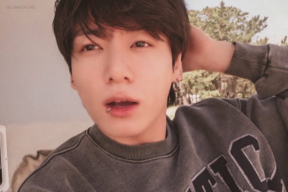taejinkoofilms's tweet photo. oh wow look at him https://t.co/DtmabvM3Kz