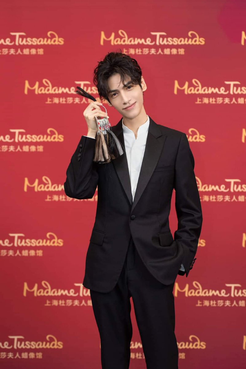 tueniensonglong's tweet photo. [080722] The answer has been revealed: Madame Tussauds Shanghai’s new wax figure is Luo Yunxi. 

Cre: 上海杜莎夫人蜡像馆

#FeiYunXi #PhiVanHe #飞云系 #เฟยอวิ๋นซี #Immortality #HaoYiXing #HaoYHanh #호의행 #ChenFeiyu #LuoYunxi #tueniensonglong #TNSL https://t.co/TxWwEgesmS