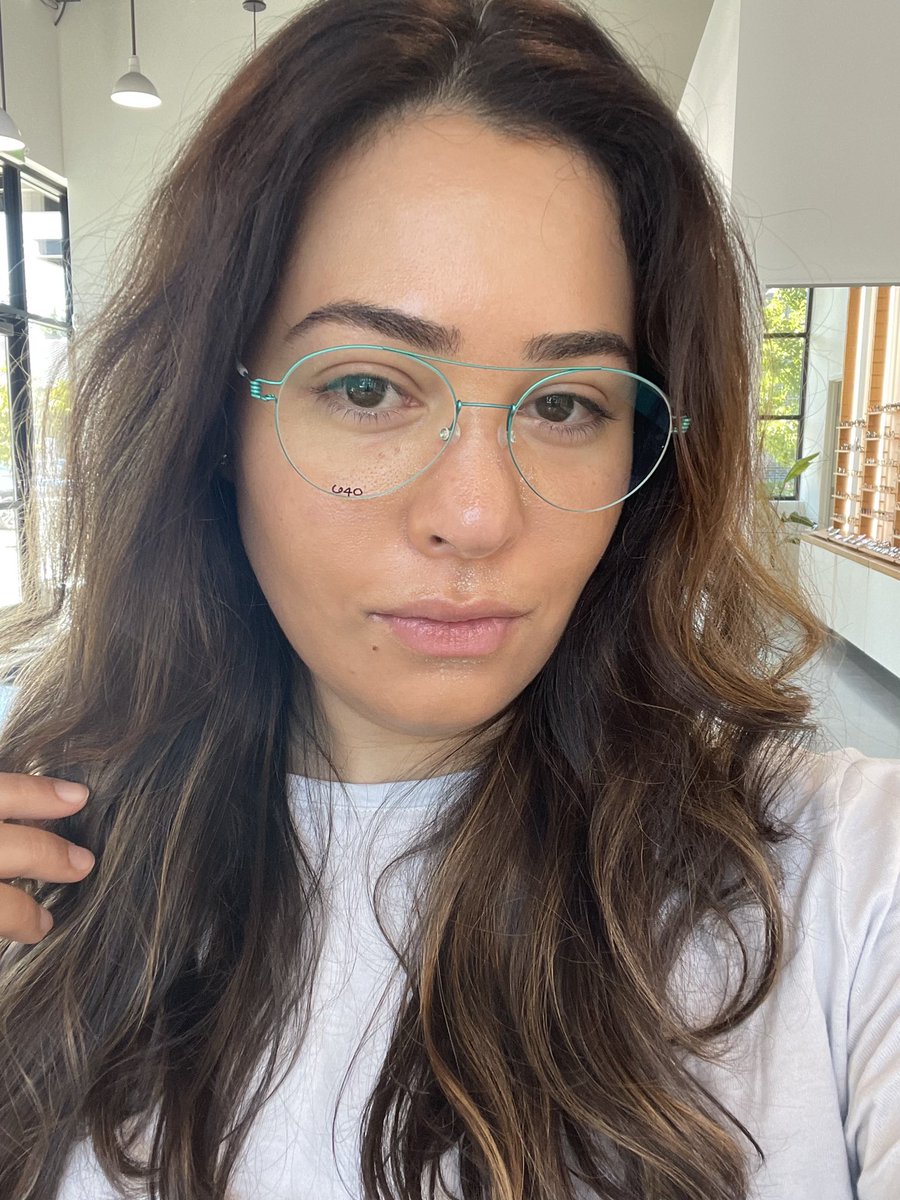 Misha_Again_'s tweet photo. My cousin is cuter than yours 😍
Met my cousin for the first time 1.5 years ago. It was like we were separated at birth. We TOTALLY get each other. ❤️ reading, ❤️ esoteric vocab, bilingual, ❤️ to travel & now, wear glasses among other things
#cousins #secondsisters #love #family https://t.co/46uzHfFHJS