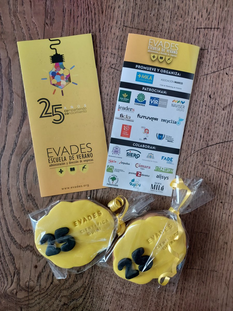 EVADES1's tweet photo. Regalinos sorpresa con mucho cariño para celebrar #25aniversarioEVADES #CompartiendoConocimiento con mucho #amarilloformativo 💛
¡Gracias Científica Quimi y Sonia Álvarez!!
#EVADES2022 #evades #aniversario #eventosabiertos #networking #formacion #empresas #pymes #regalosevades https://t.co/6kNyZyuiss