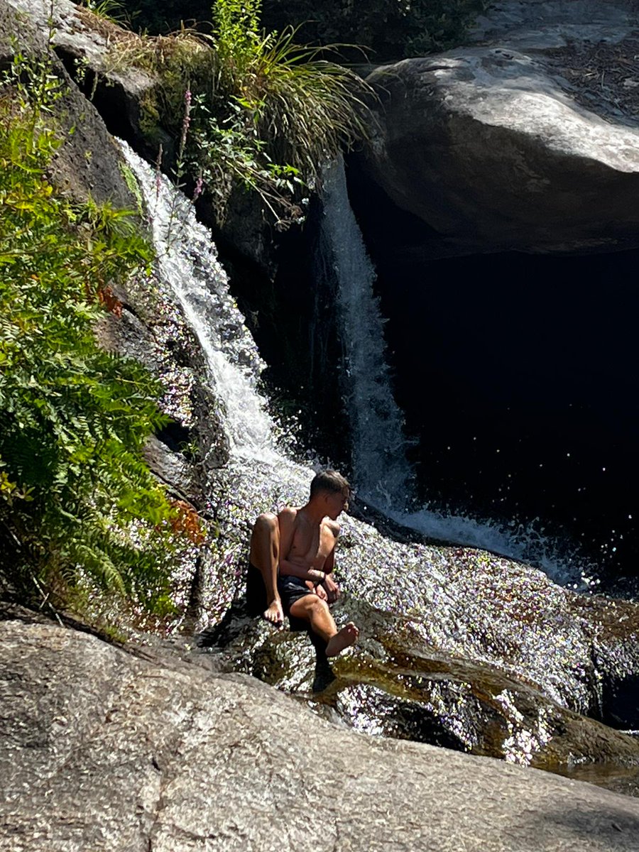 FRH_Europe's tweet photo. 🎒The journey continues for Raul and his father Armando. The fourth stage of the #CaminodeSantiago took them through some fascinating #natural spots such as the #waterfalls of the Barosa river🌊.
Who wouldn't like to join them🤩? #EYY2022 #EuropeanYearofYouth #RunforHeritage https://t.co/lcyigLi1db