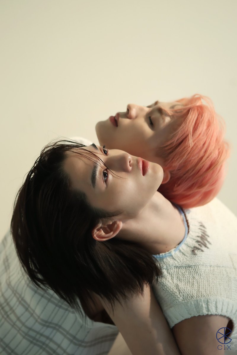Springbae0510's tweet photo. 싱글즈 화보 비하인드 (4)

#배진영 #BAEJINYOUNG #CIX https://t.co/wsIktZPif9