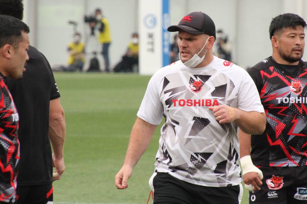RugbyYoshi's tweet photo. サム・ワード ACです。

サムコーチがTwitterやってるの今日初めて知った…。

#サム・ワード AC
#samward AC
#東芝ブレイブルーパス東京 
#toshibabravelupustokyo 
#ラグビー #rugby 
#ルーパスぐらむ 
#楕円でつながる未来へ https://t.co/8eLxm92Mq4