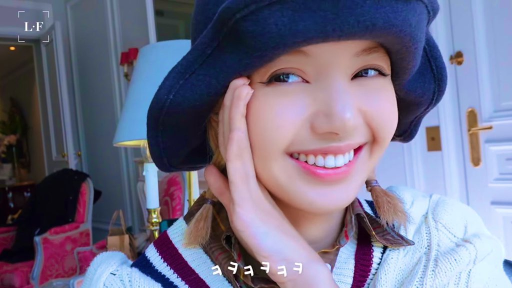 liskookloops's tweet image. jungkook’s vlog x lili’s vlog