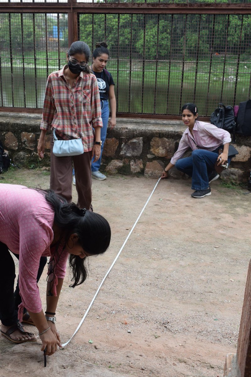 AnushkaTweeting's tweet photo. #Jaldaroharsanrakshaninternship at @AICTE_INDIA for #AzadiKaAmritMahotsav. Site visit and measurement: #HauzEshamsi #Shamshitalab at Mehrauli, Delhi
#MissionAmritSarovar 
#IGDTUW
@PMOIndia 
#rashtrapatibhawan https://t.co/5v6wYi0JIw