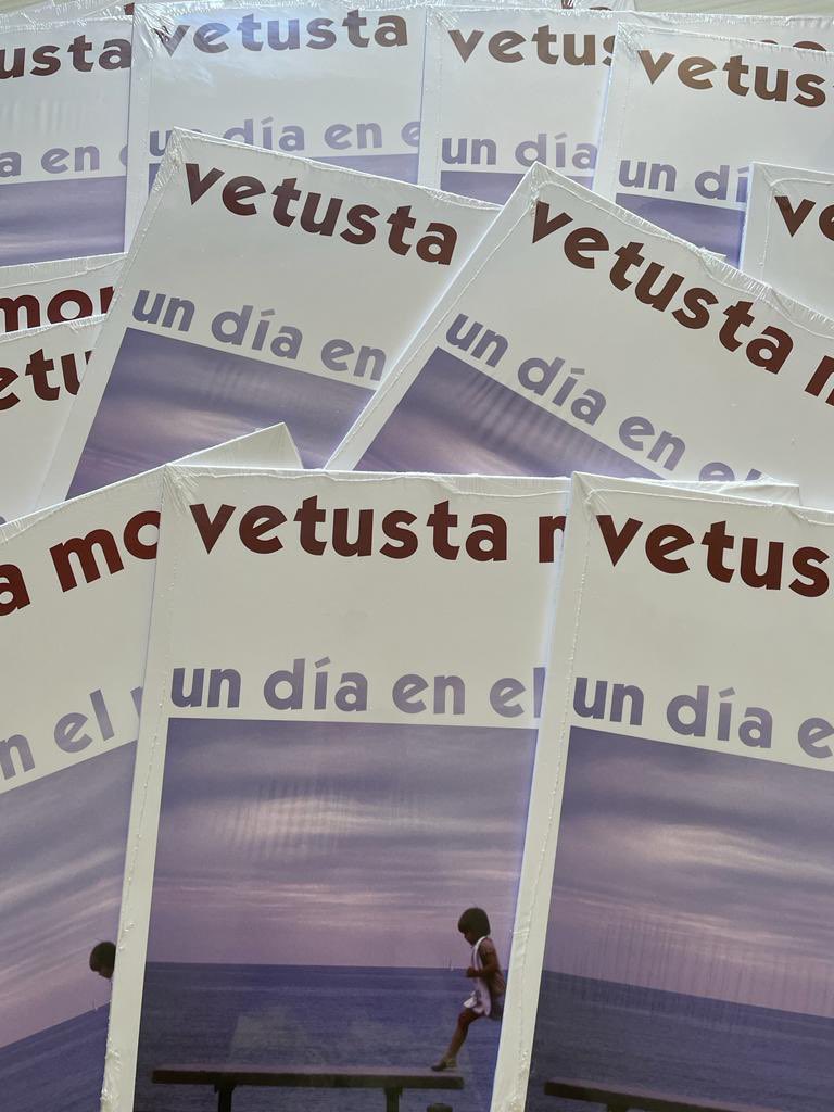 vetusta morla on X: Ya está disponible la edición de vinilo de #LaDeriva  en doble LP de 180 gramos   / X