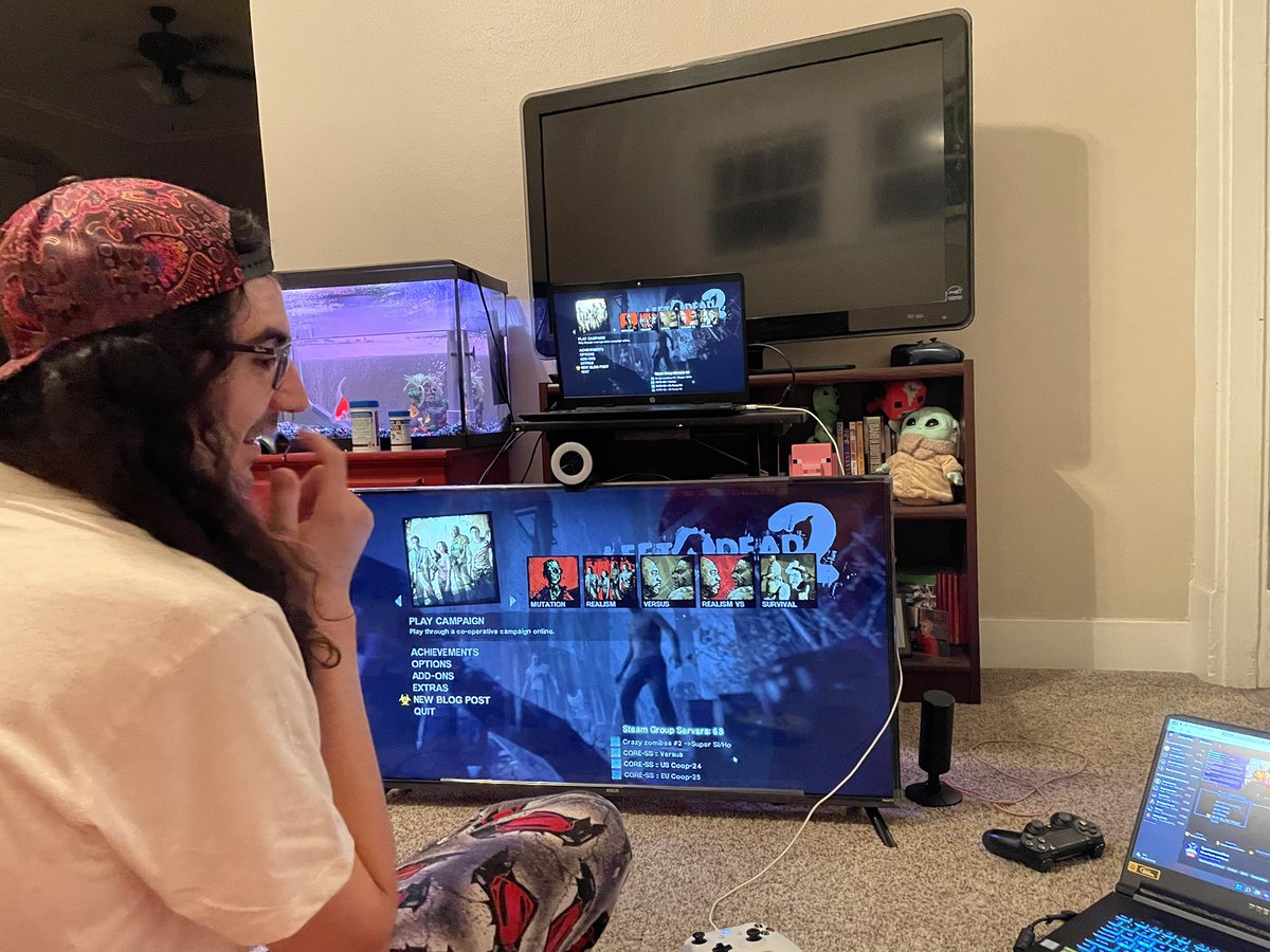 spontaneousitee's tweet photo. Behind the scenes from our stream tonight! JDogg has been awesome with working out details on our streams we put out on Twitch! Tonight we played some Fall Flat, Zombies, and Minecraft. #gaming #gamer #xbox #pc #fallflat #callofduty #minecraft #videogames #twitch #streaming https://t.co/udFT0eVXul