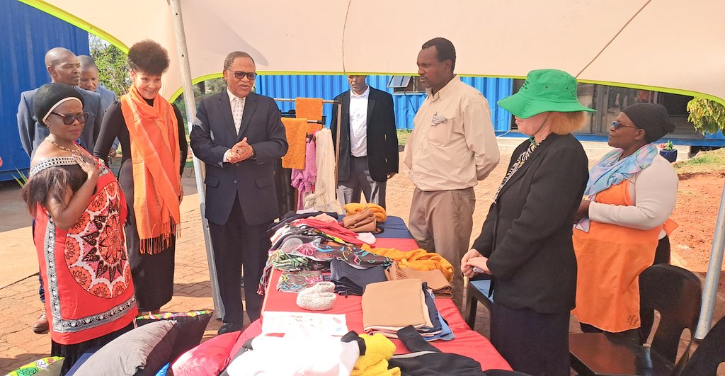 EswatiniDPMO's tweet photo. The Deputy Prime Minister, Themba Masuku this week visited Far East Garment Factory in Matsapha.The Factory founded in 2002, is the only LiSwati owned textile Factory in the country. It employs around 600 people. Most of those employed are Women and People with disabilities. https://t.co/lY64b9naCA
