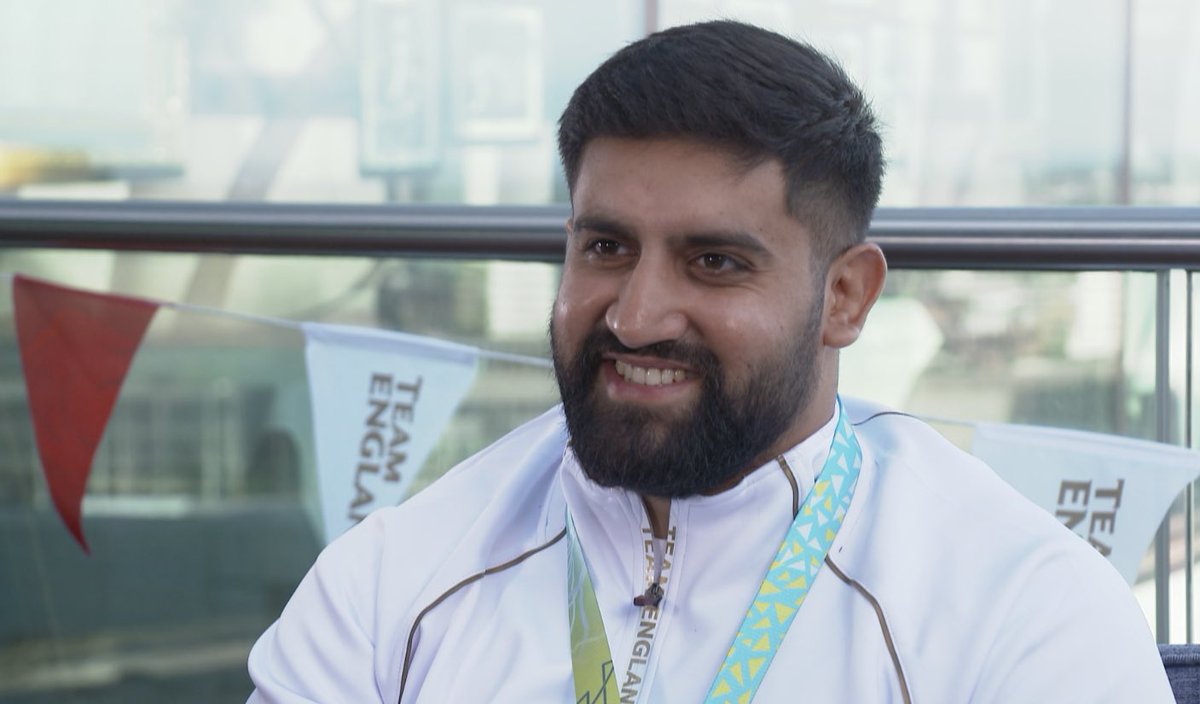 Saturday smiles at <a href="/birminghamcg22/">Birmingham 2022</a> #CWG2022. Medals for <a href="/nathanmaguire2/">nathan maguire</a>, <a href="/shotputtlinco/">scotty lincoln</a>, <a href="/georgeramm1/">@georgeramm1</a> &amp; Mandhir Kooner
🥇🥉🥉🥉😀😀😀😀
