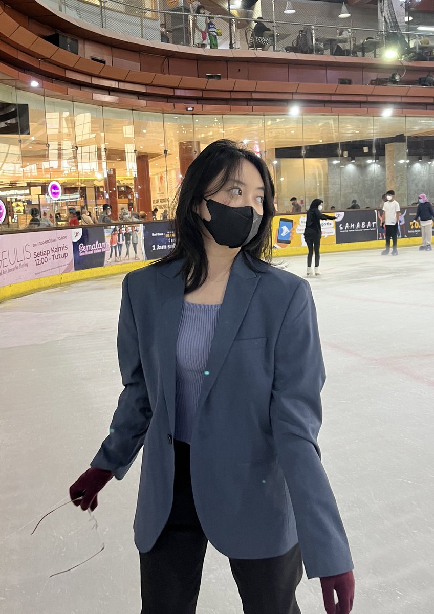 Aisy (@lilithkis) on Twitter photo 