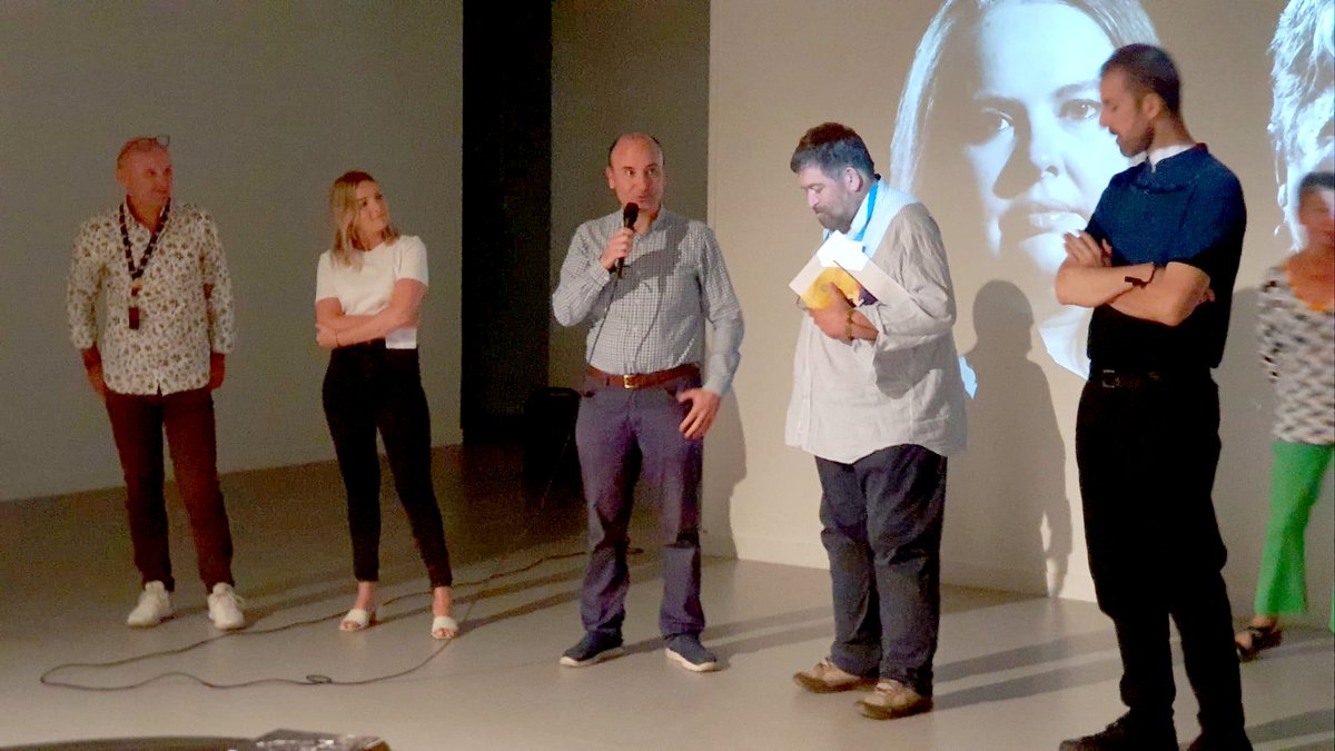 GobAsturias's tweet photo. 🔹El director general de Cultura y Patrimonio, @pleongasalla, ha inaugurado, en el marco del 51º@FESTIVALLORIENT, la exposición #Llabor, de Ricardo Villoria 👇 https://t.co/EgoVsQ3K4O
