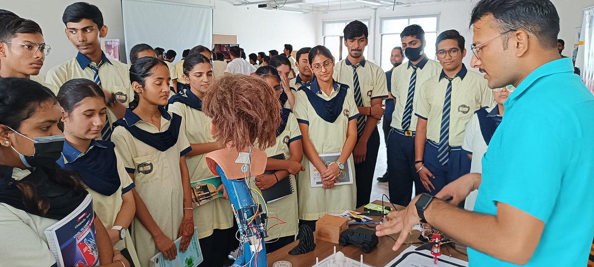 BsduOfficial's tweet photo. #BSDUSkillMe🆙
Our amazing #ExpereinceBSDU Program Participants, All aiming to become the future #SkillStart of #India!
The Future Belongs to Skilled Youth, Meet the Skill Star of BSDU by Participating in our Experience BSDU Program.
#BSDUSkill #SkillUniversity #Skill4NewIndia https://t.co/IhyLJt8mPA