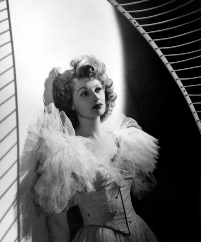 Lucille Ball Photo,Lucille Ball Photo by ✨𝕬𝖓𝖓𝖊𝖙𝖙𝖊✨,✨𝕬𝖓𝖓𝖊𝖙𝖙𝖊✨ on twitter tweets Lucille Ball Photo