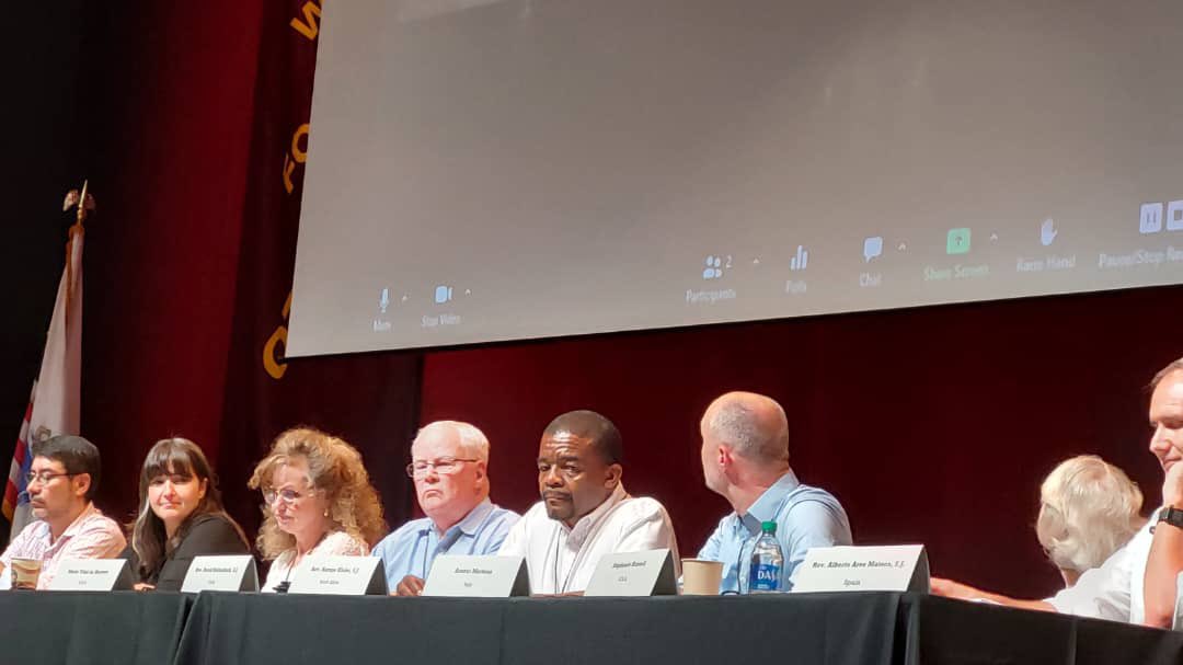 JesuitSap's tweet photo. Plenary session with the Task Force on Solidarity with #Migrants and #Refugees. What can #Jesuit institutions do to ease suffering and advocate for hospitality? #IAJU2022 #JesuitHigherEd #Jesuits @JesuitsAfrica @SAJesuits @JENA_Africa https://t.co/IrwnwWqY0Y