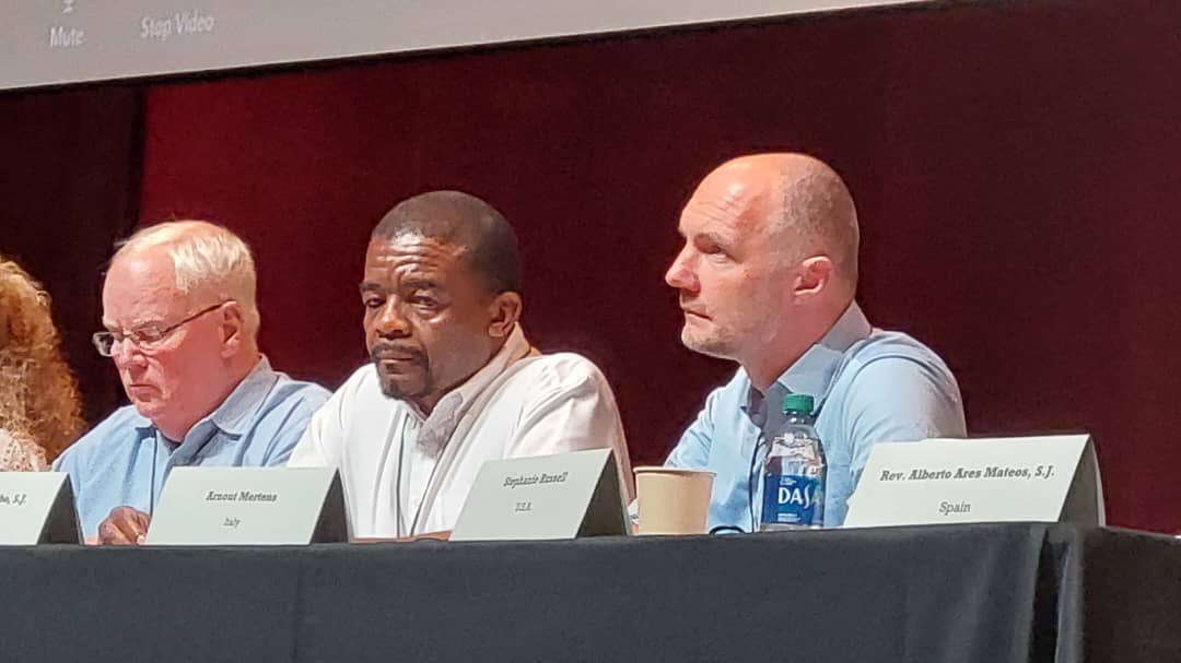 JesuitSap's tweet photo. Plenary session with the Task Force on Solidarity with #Migrants and #Refugees. What can #Jesuit institutions do to ease suffering and advocate for hospitality? #IAJU2022 #JesuitHigherEd #Jesuits @JesuitsAfrica @SAJesuits @JENA_Africa https://t.co/IrwnwWqY0Y