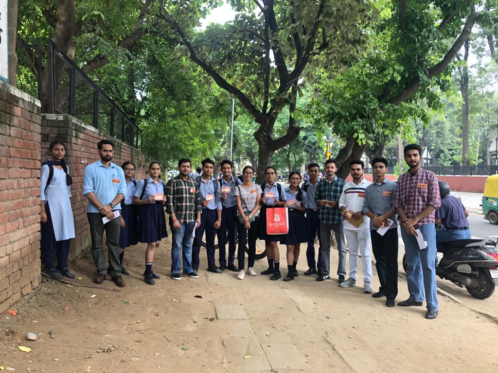 iVishal_Verma's tweet photo. Day 4 of #SchoolMembershipDrive by Karyakarta's of ABVP Chandigarh Mahanagar.. https://t.co/go9PXLOP2z