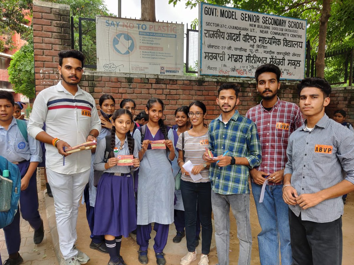 iVishal_Verma's tweet photo. Day 4 of #SchoolMembershipDrive by Karyakarta's of ABVP Chandigarh Mahanagar.. https://t.co/go9PXLOP2z