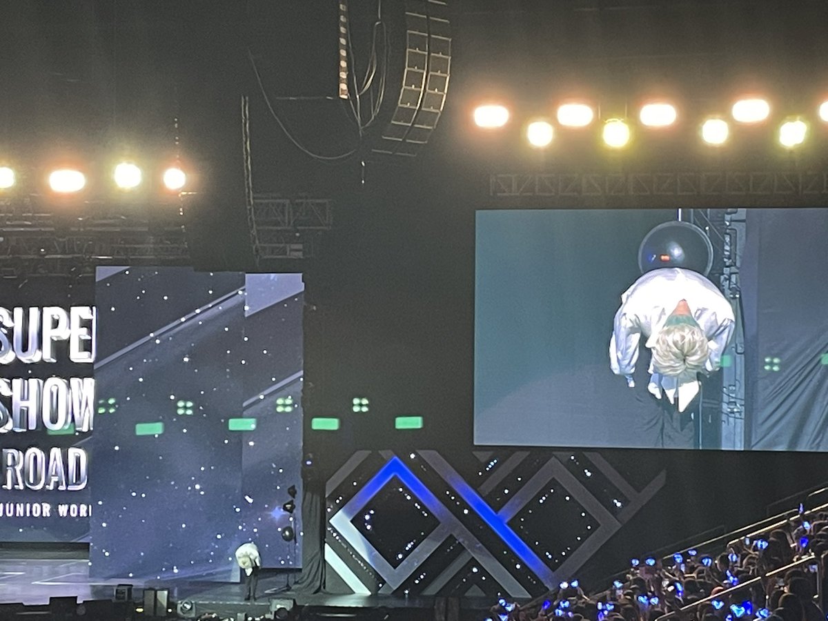 mrsparkjs's tweet photo. Bestest leader indeed 🥺 No one can argue 😭 #SS9inManila #SUPERJUNIOR https://t.co/y4wGxU4zKn